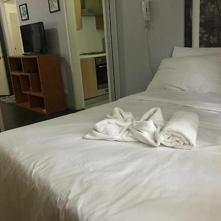 Go-Stay @ South Of Market Taguig Extérieur photo
